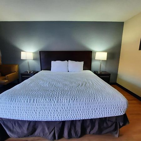 Americas Best Value Inn โมลีน ภายนอก รูปภาพ