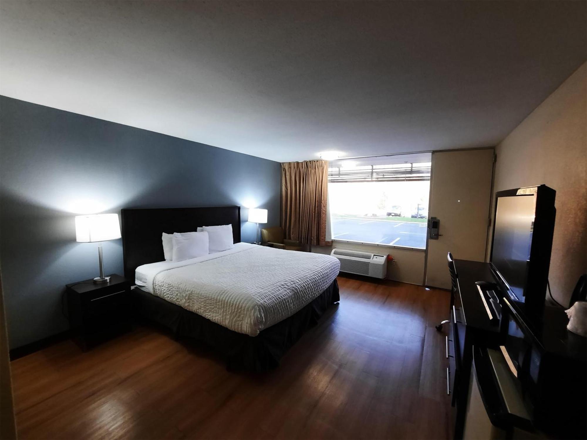 Americas Best Value Inn โมลีน ภายนอก รูปภาพ