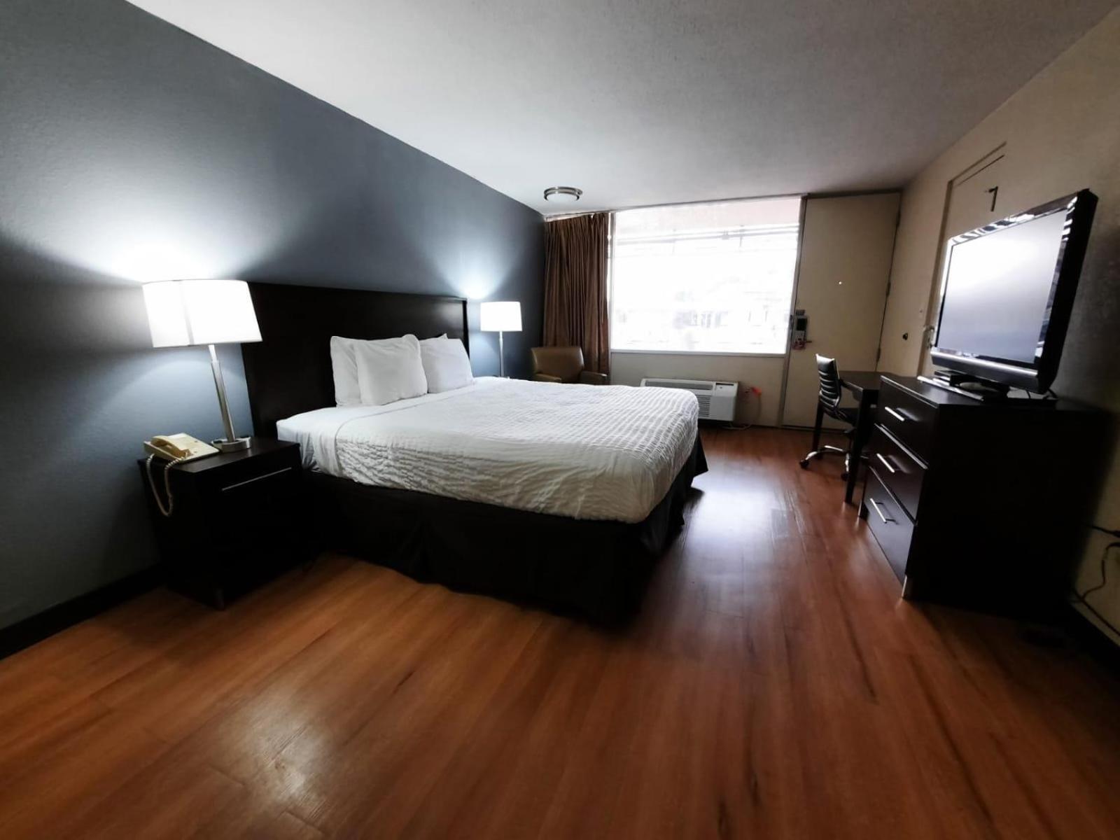 Americas Best Value Inn โมลีน ภายนอก รูปภาพ
