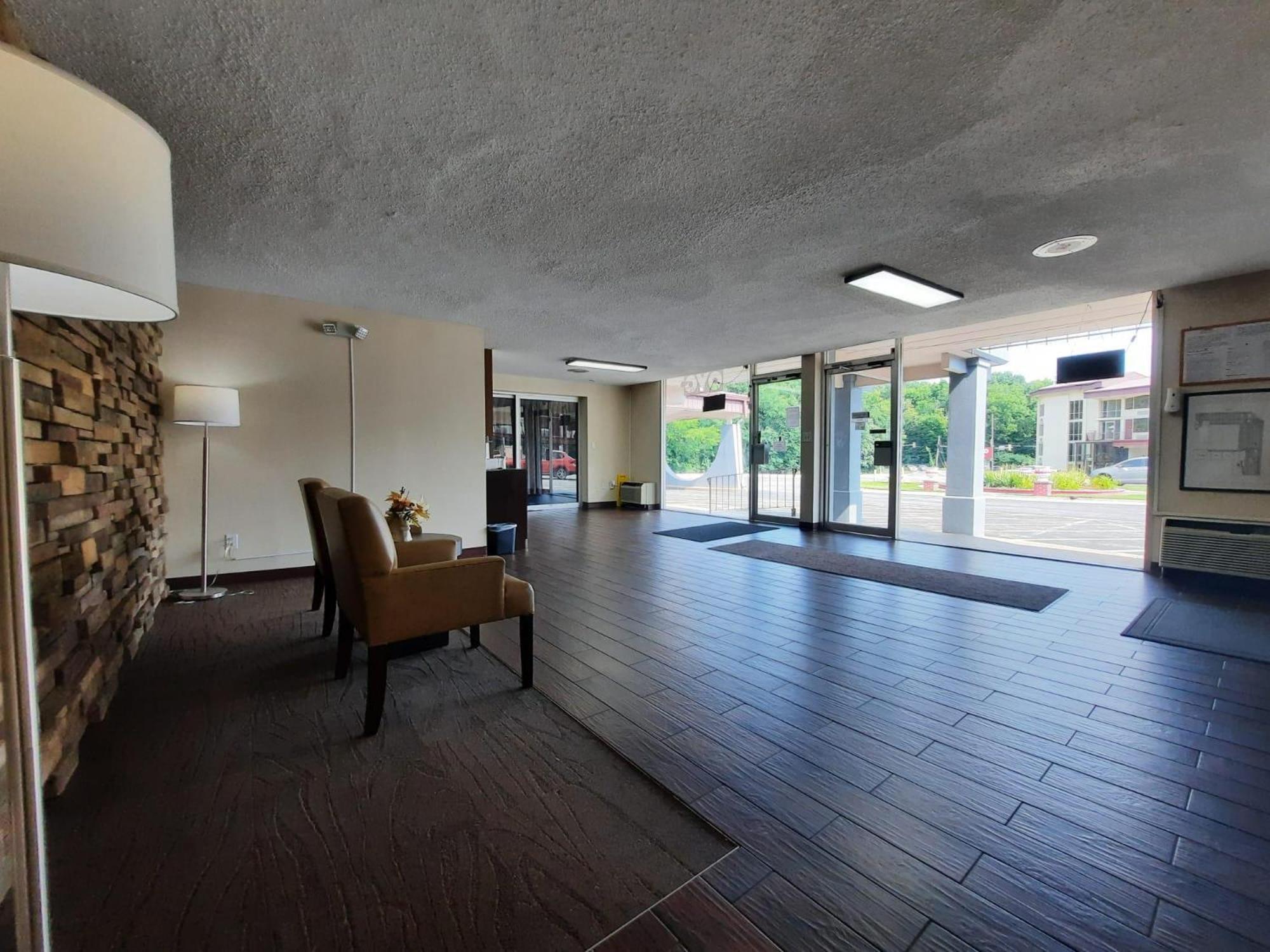Americas Best Value Inn โมลีน ภายนอก รูปภาพ